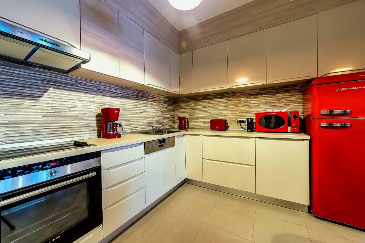 Apartment Chic By Landev Brasov Exterior photo
